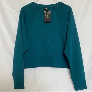 *NEW* Nike Women’s Dri-Fit Cropped Sweatshirt
